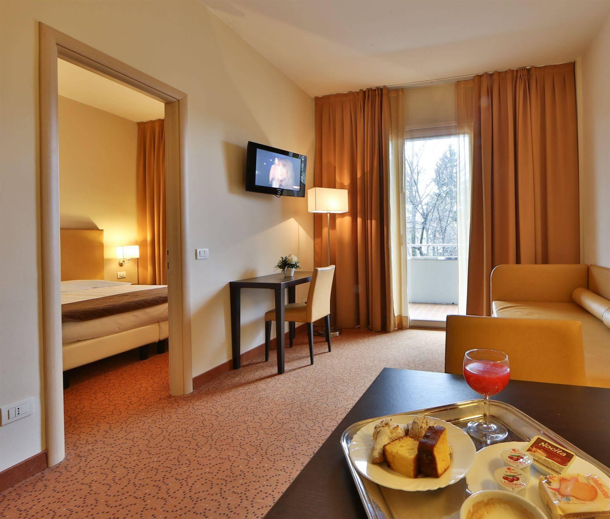 Regal Hotel Brescia Esterno foto