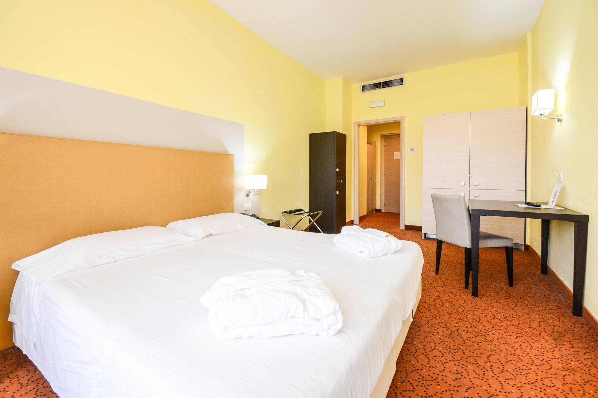 Regal Hotel Brescia Esterno foto