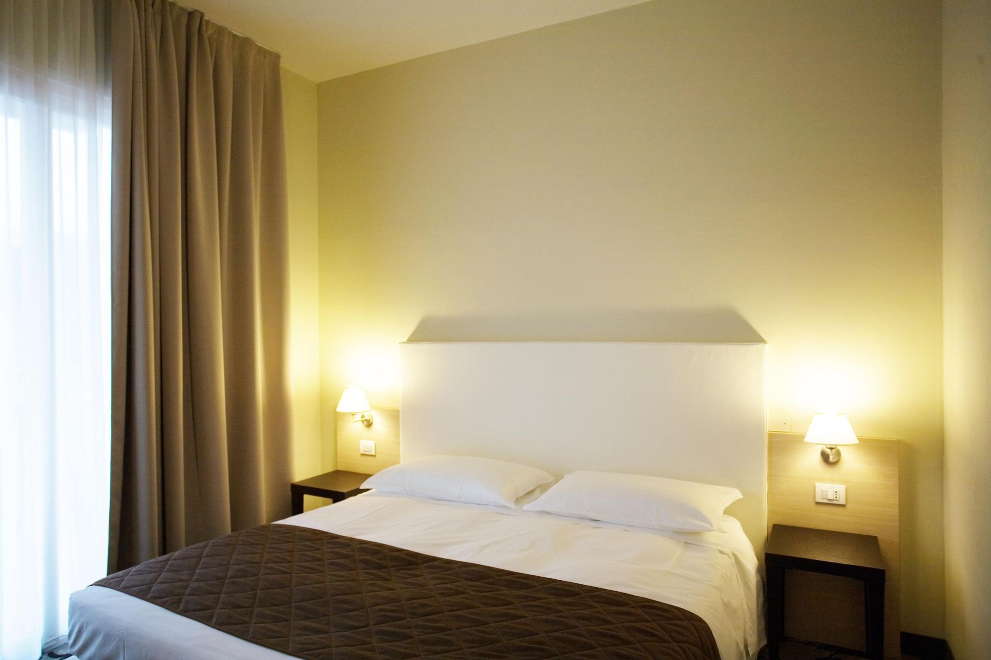 Regal Hotel Brescia Esterno foto