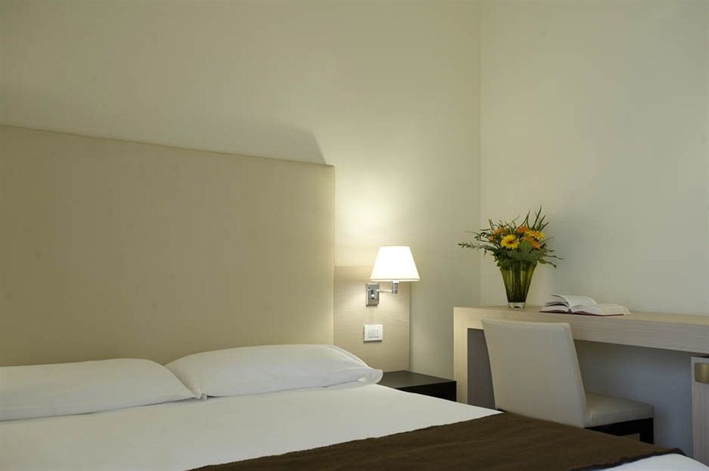 Regal Hotel Brescia Esterno foto